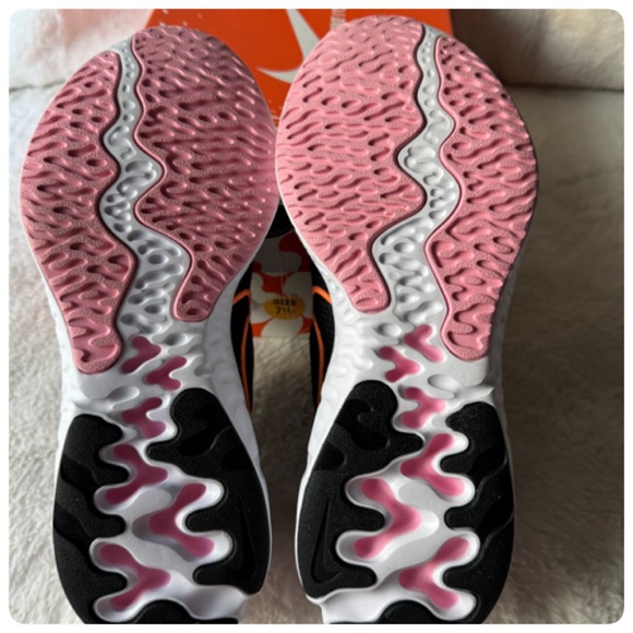 Nike RENEW RUN RUNNING SHOES SIZE 7 1/2 NWT - Picture 12 of 13